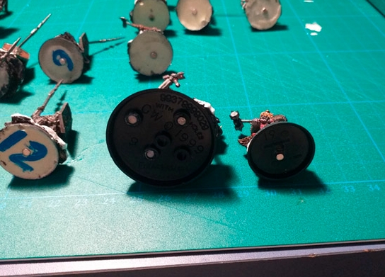 DIY Magnetized Miniatures Storage (2)